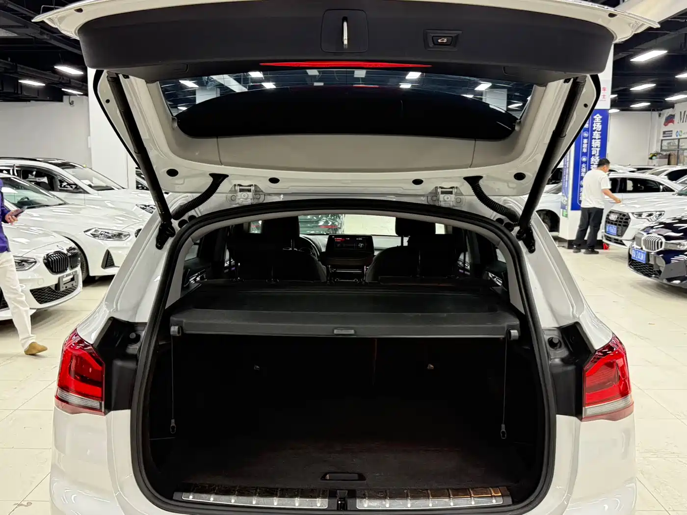 BMW X1 2022 sDrive20Li Premium фото 20