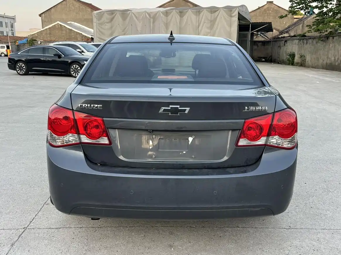 Chevrolet Cruze 2013 Model 1.8L SE AT фото 15