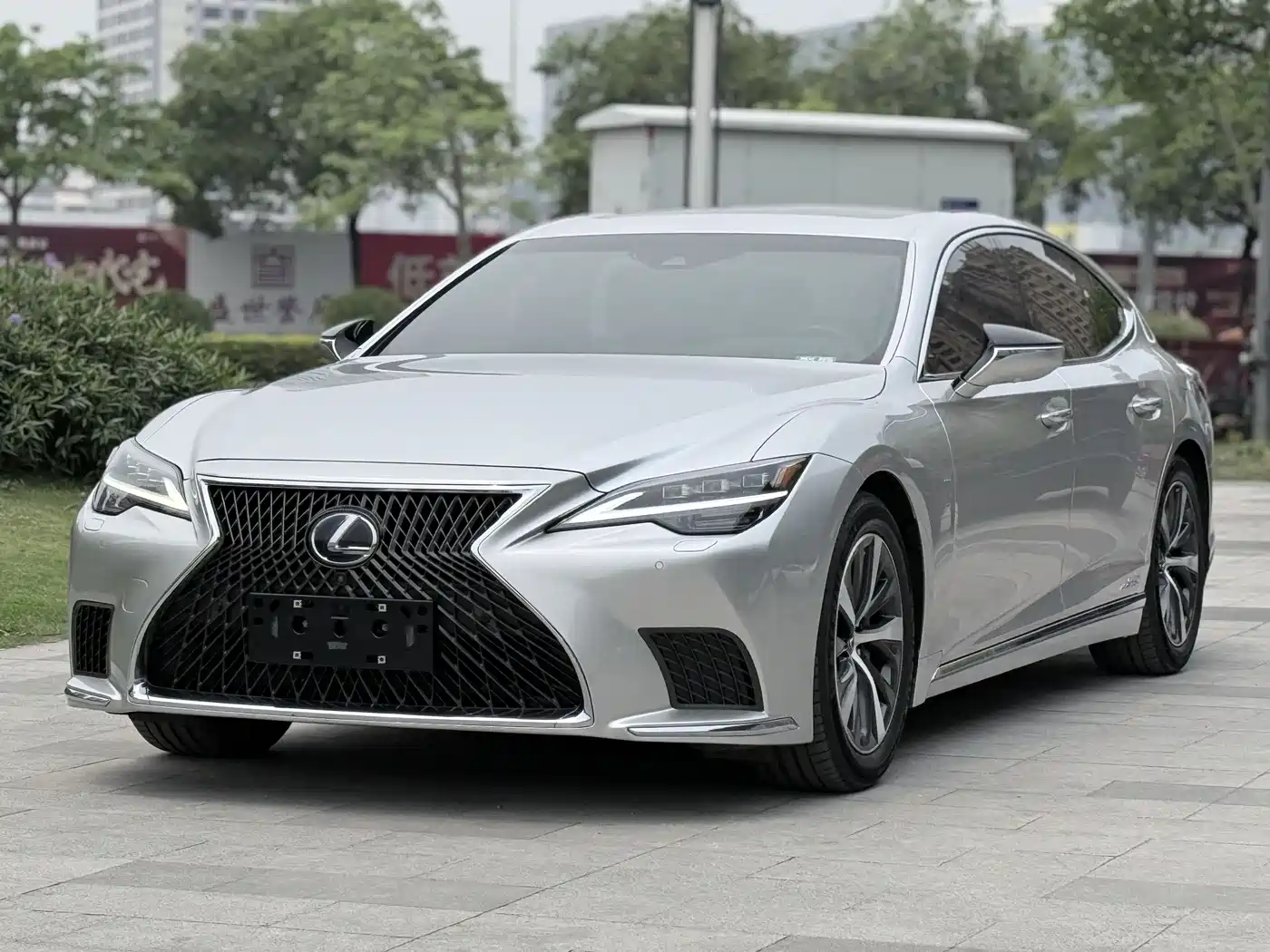 Lexus LS 2021 500h Excellence Edition