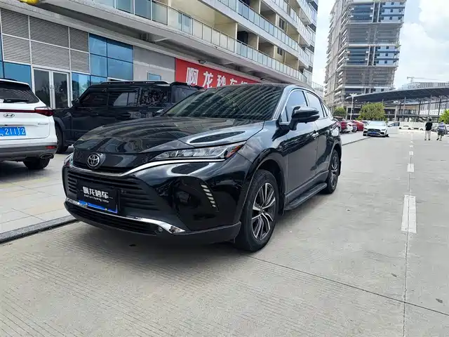 Toyota Harrier 2.0L CVT, Люкс, моноприводный