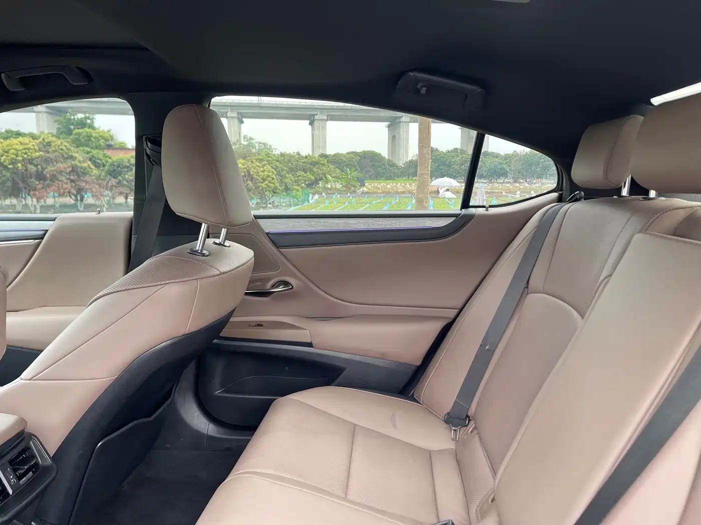Lexus ES 2025 200 Ultimate Edition фото 27