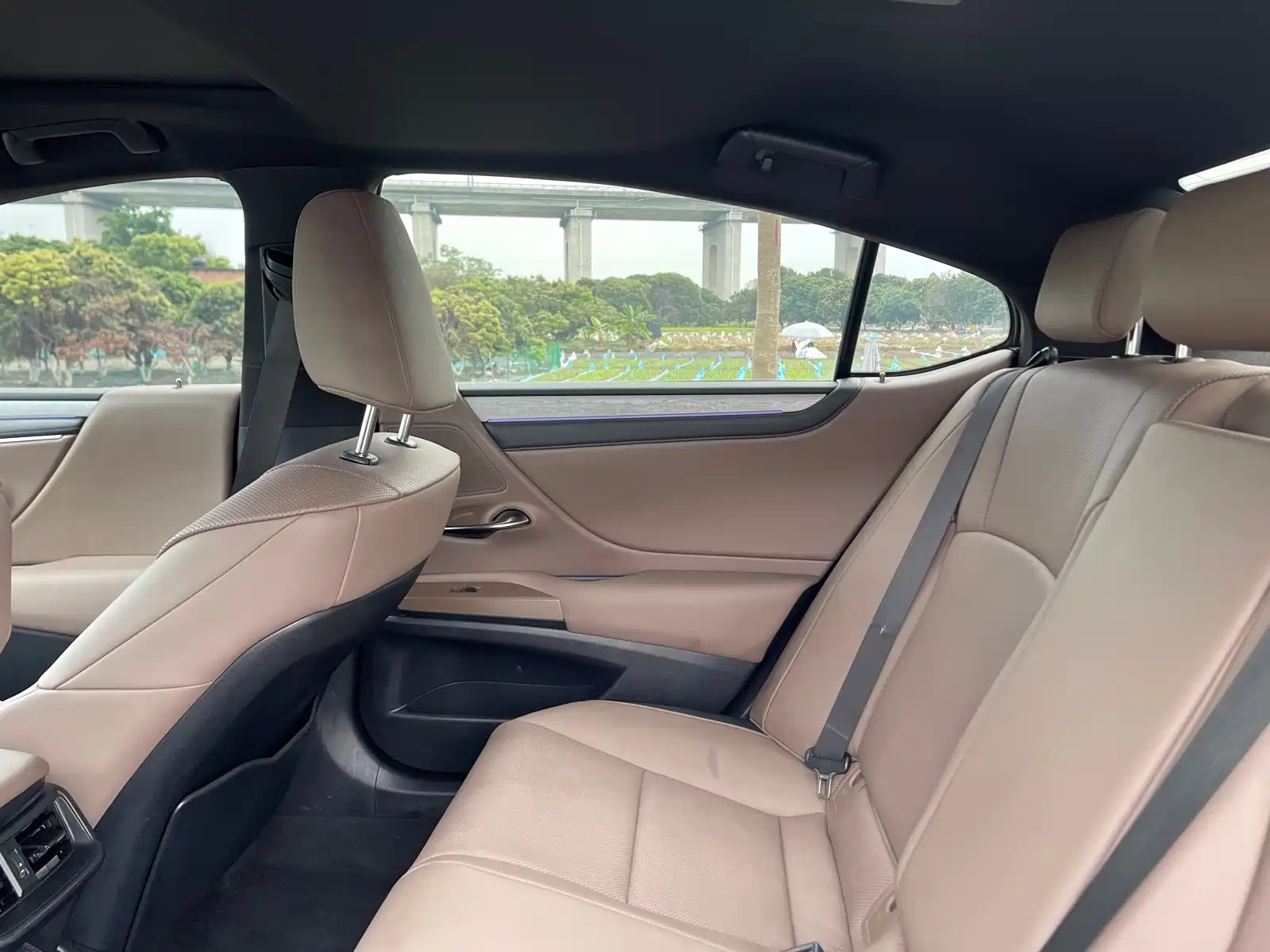 Фото 27 - Lexus ES