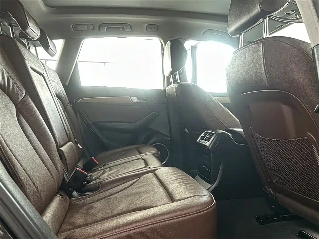 Photo 7 - Audi Q5