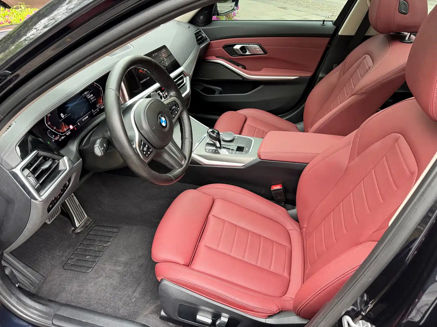 BMW 3 Series 2021 330Li xDrive M Sport Night Edition фото 9