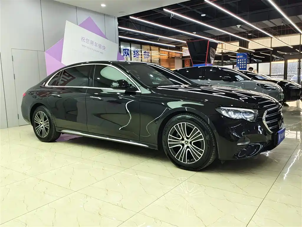 Mercedes-Benz E-Class 2024 E 260 L 4MATIC фото 3