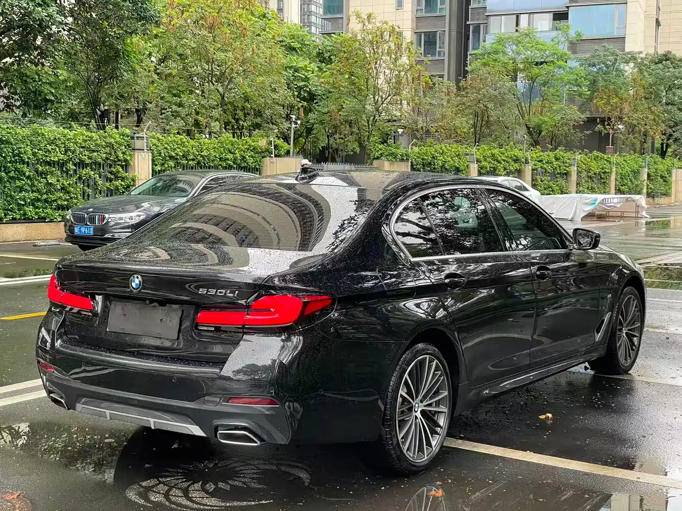 BMW 5 Series 2022 530Li Leading M Sport Package фото 11