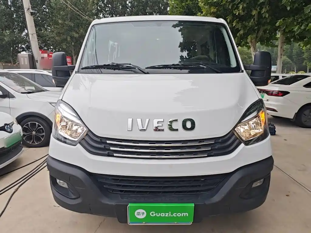 Iveco Daily 2025 2021 2.0T Manual Chaorui Short Wheelbase Low Roof Sliding Door F1A
