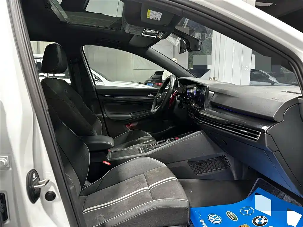 Volkswagen Golf 2023 280TSI DSG R-Line Lite фото 12