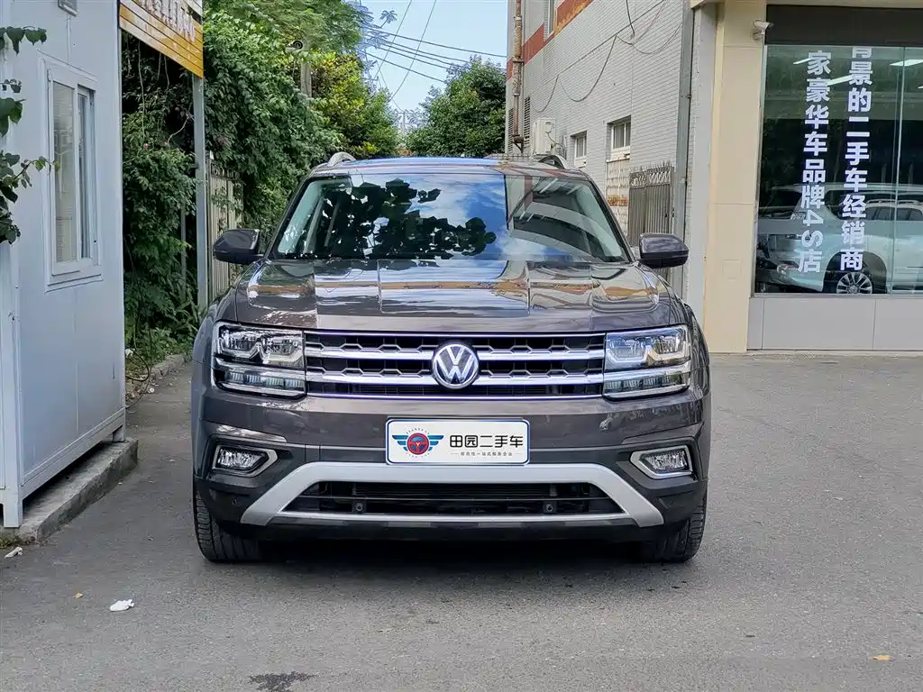 Volkswagen Teramont 2020 380TSI 4WD Luxury Edition China VI фото 2