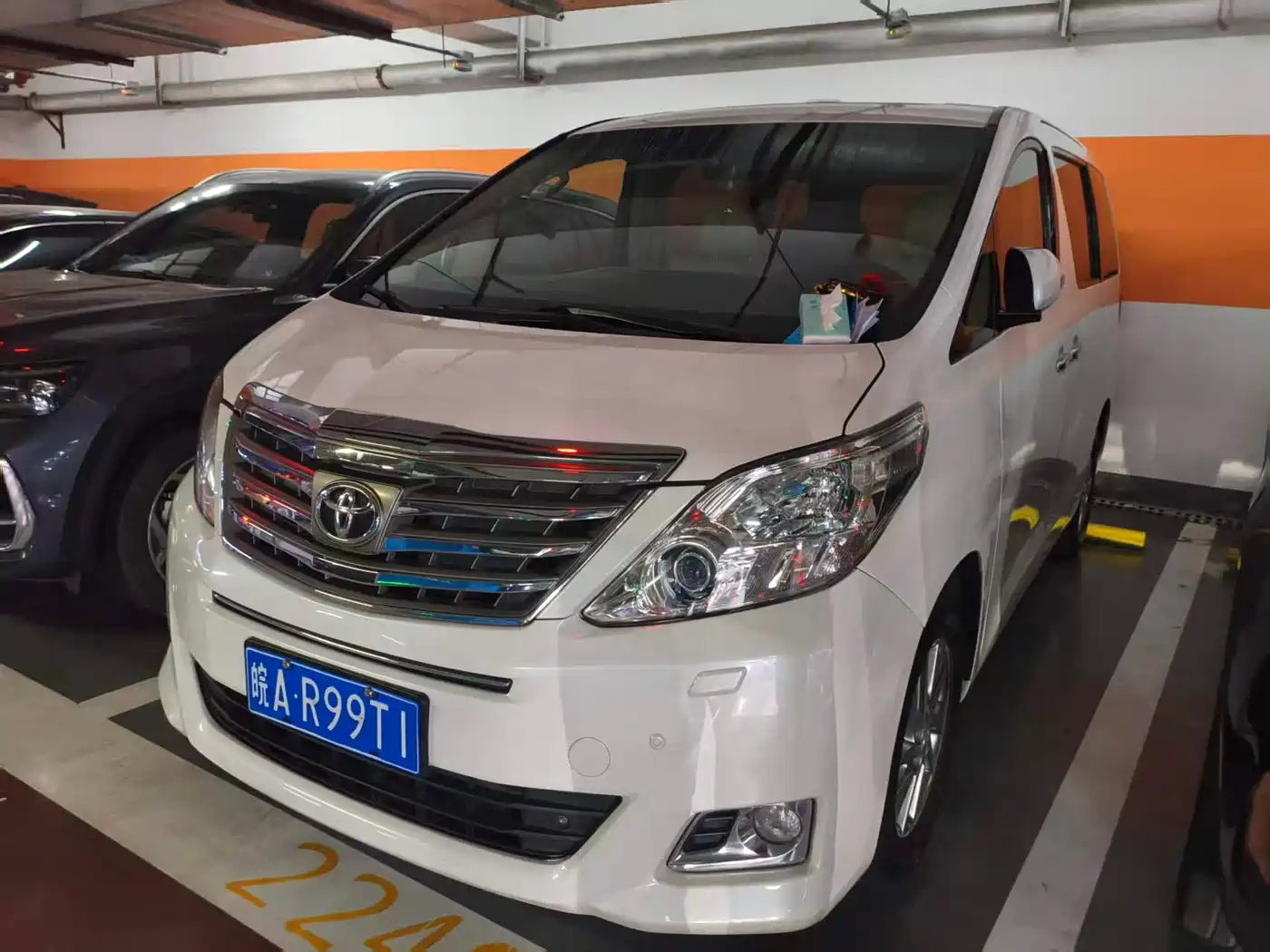 Toyota Alphard 2011 3.5L Luxury Edition фото 2