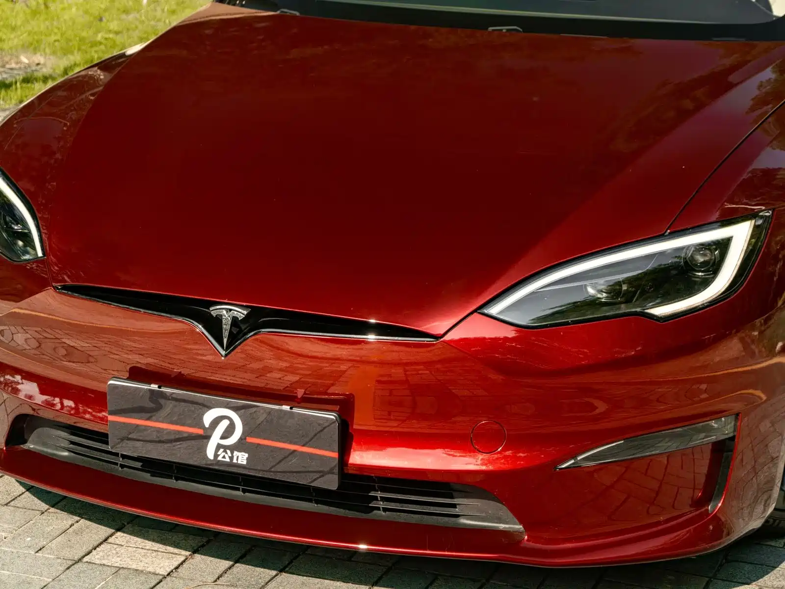 Photo 10 - Tesla Model S