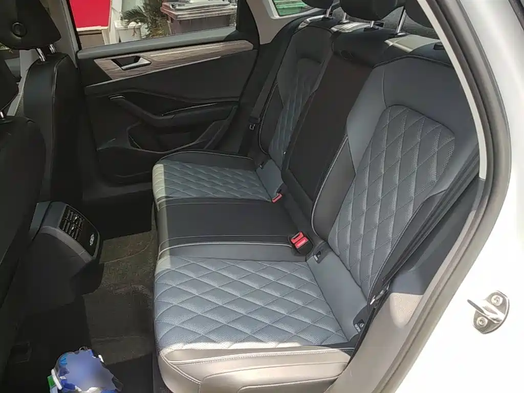 Volkswagen Sagitar 2023 300TSI DSG Surpassing Edition фото 17