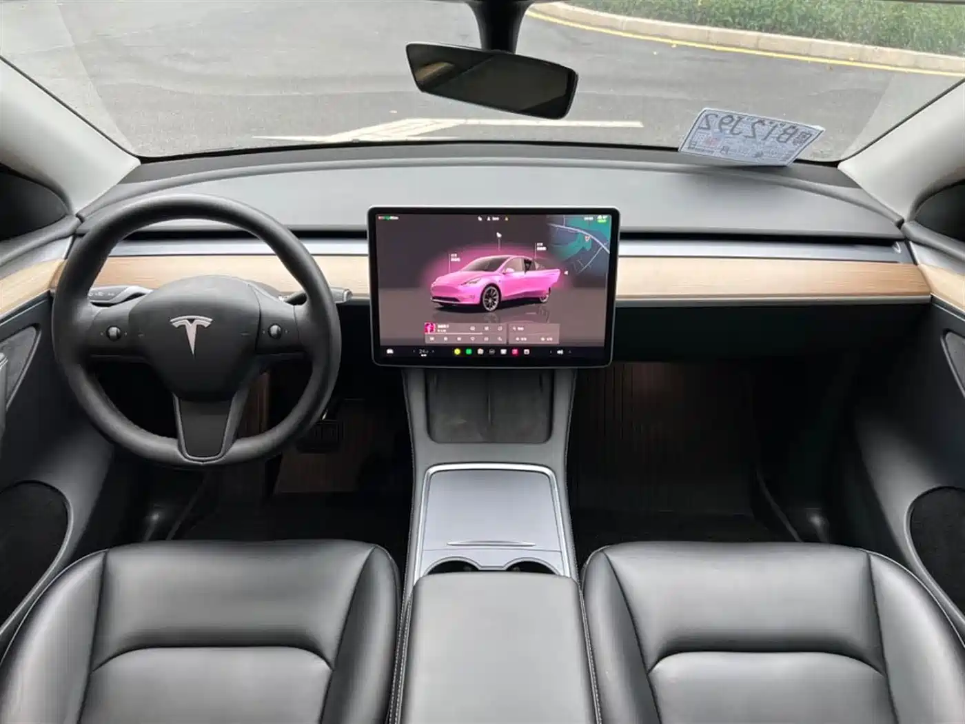 TESLA MODEL Y
