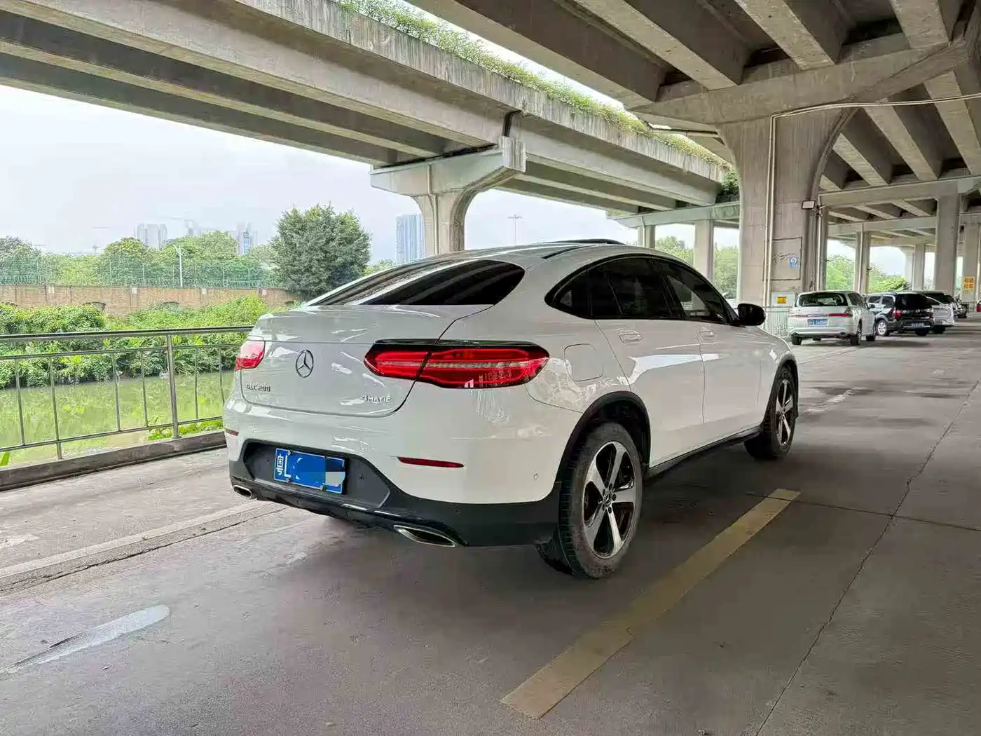 Mercedes-Benz GLC Coupe 2017 GLC 200 4MATIC Coupe SUV фото 3