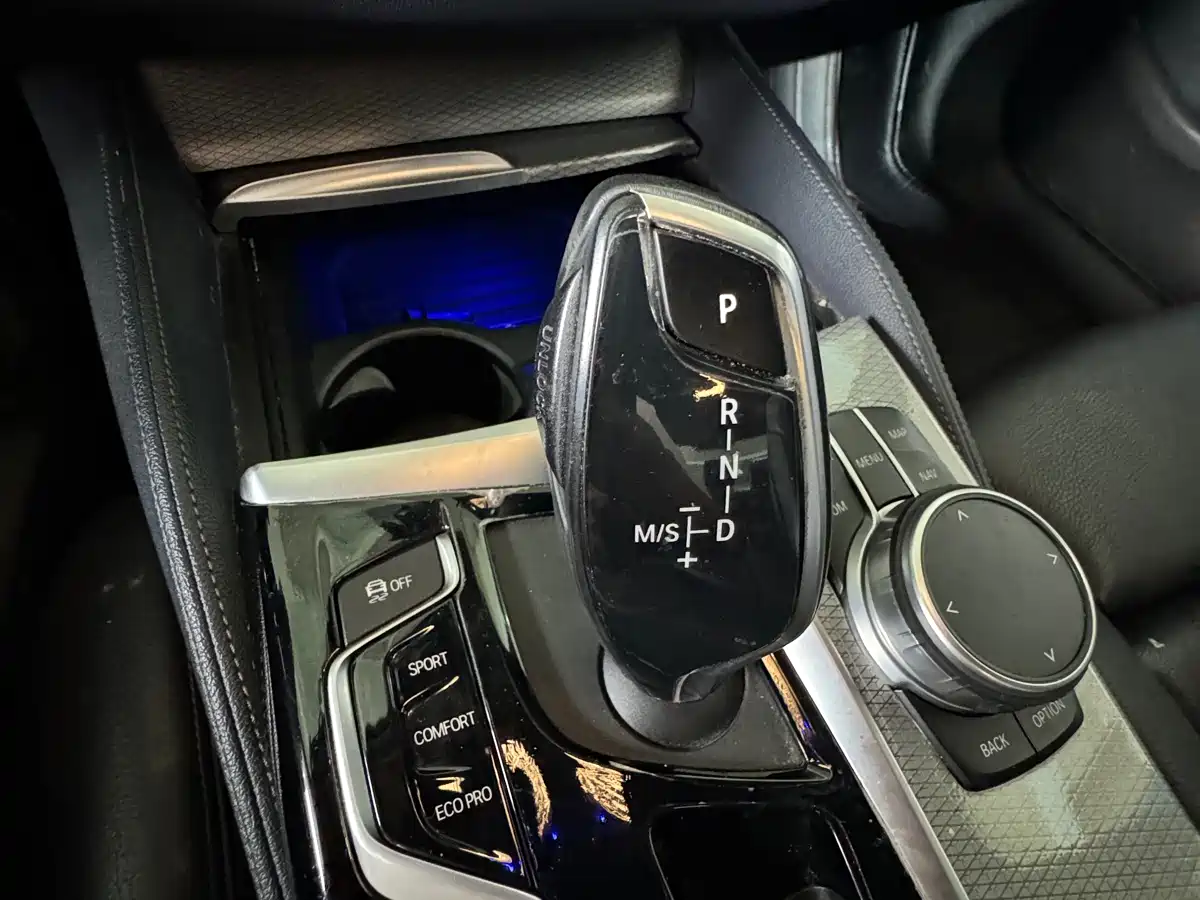 BMW 5 Series (Import) 2019 525i M Sport Package фото 11