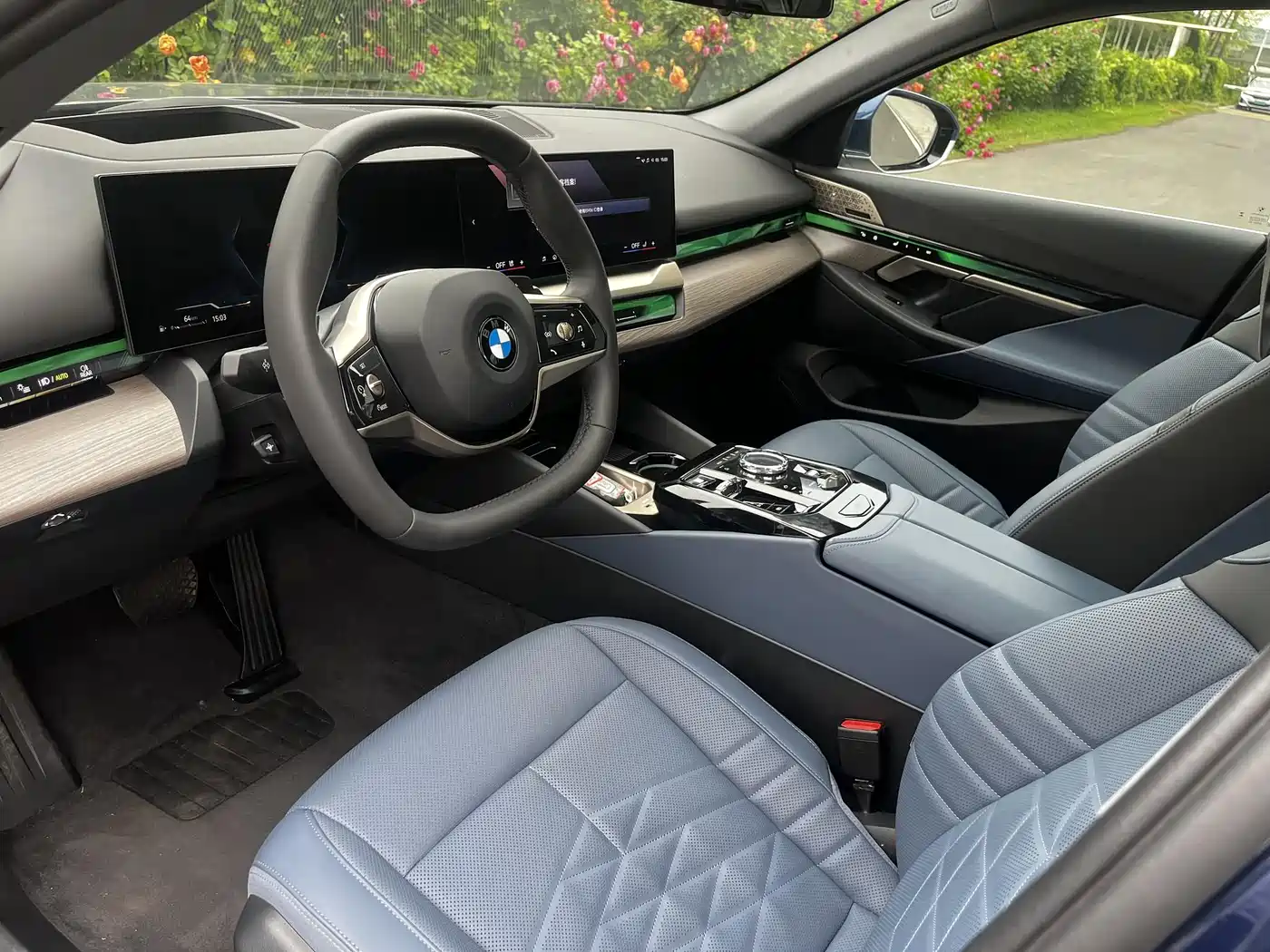 BMW 5 Series 2024 530Li Premium Luxury Package фото 12