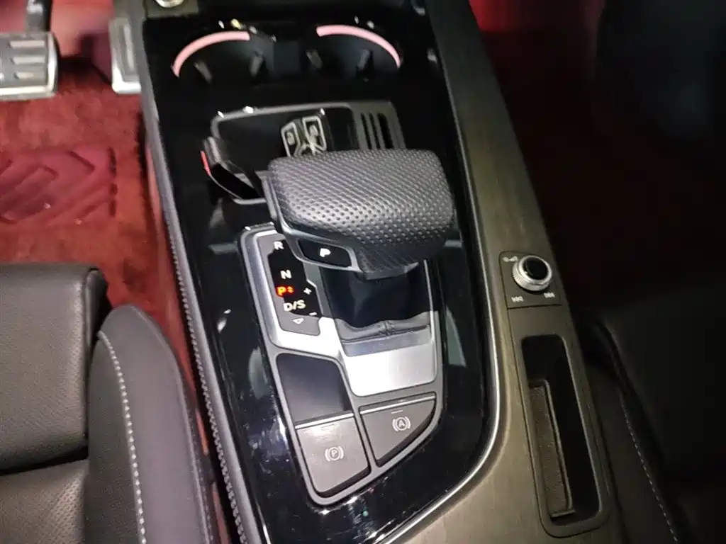 Audi A4L 2024 40 TFSI Luxury Dynamic фото 14