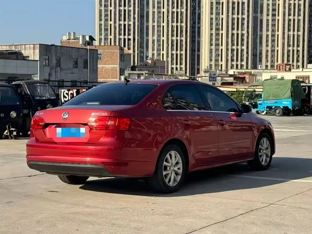Volkswagen Sagitar 2012 1.6L Automatic Comfort Type фото 5