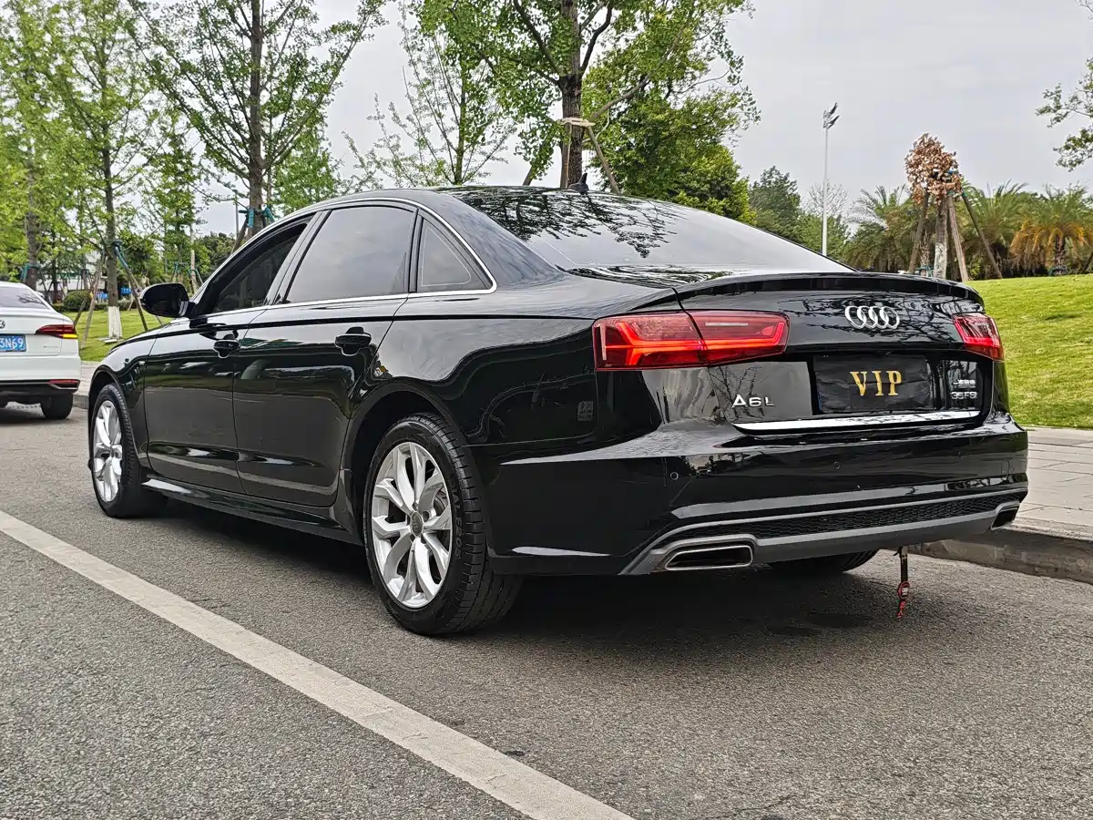 Audi A6L 2018 30th Anniversary 35 TFSI Fashion фото 7