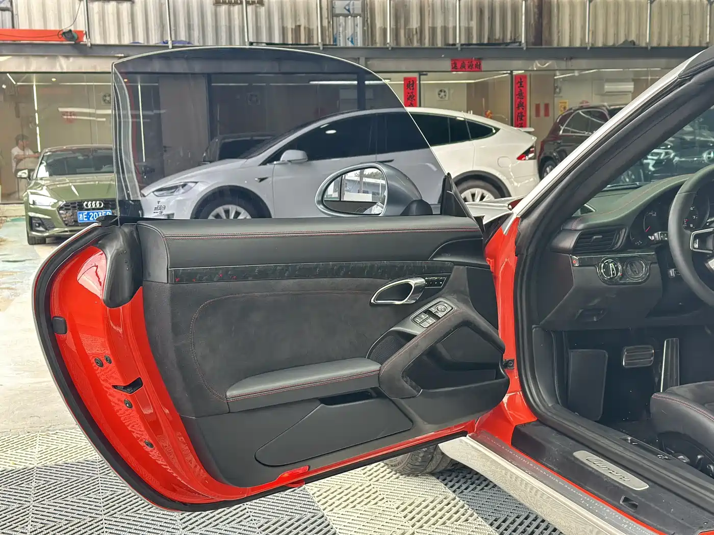 Porsche 911 2016 Carrera Cabriolet 3.0T фото 6