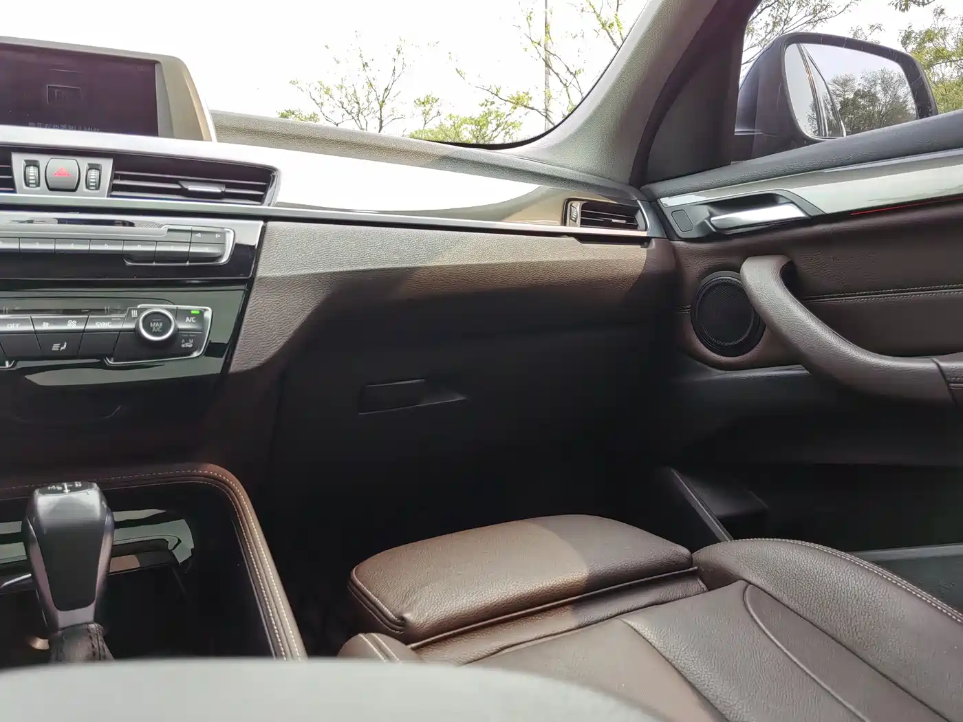 BMW X1 2018 xDrive20Li Premium Model фото 18