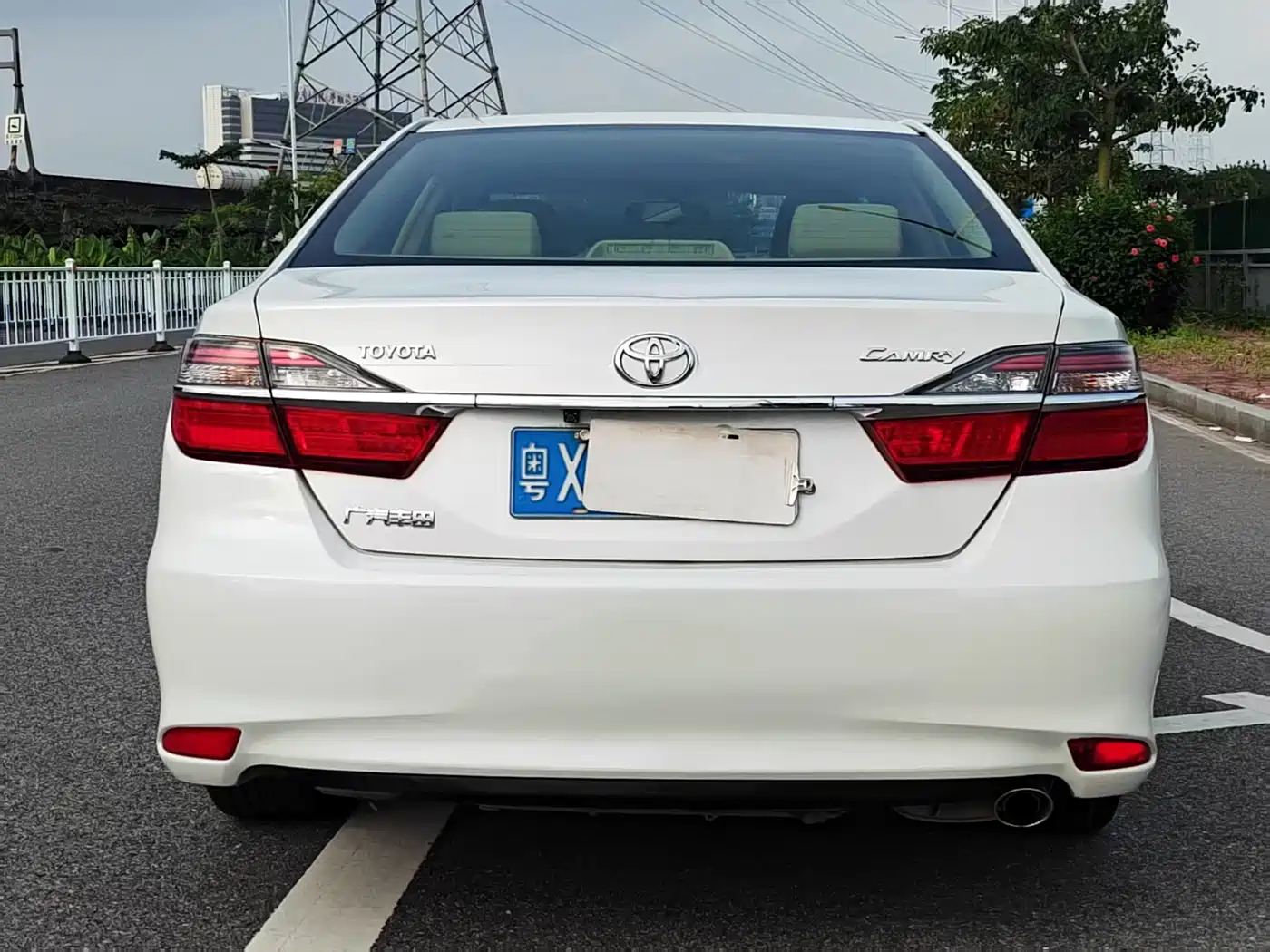 Toyota Camry 2015 2.0E Elite Edition фото 6