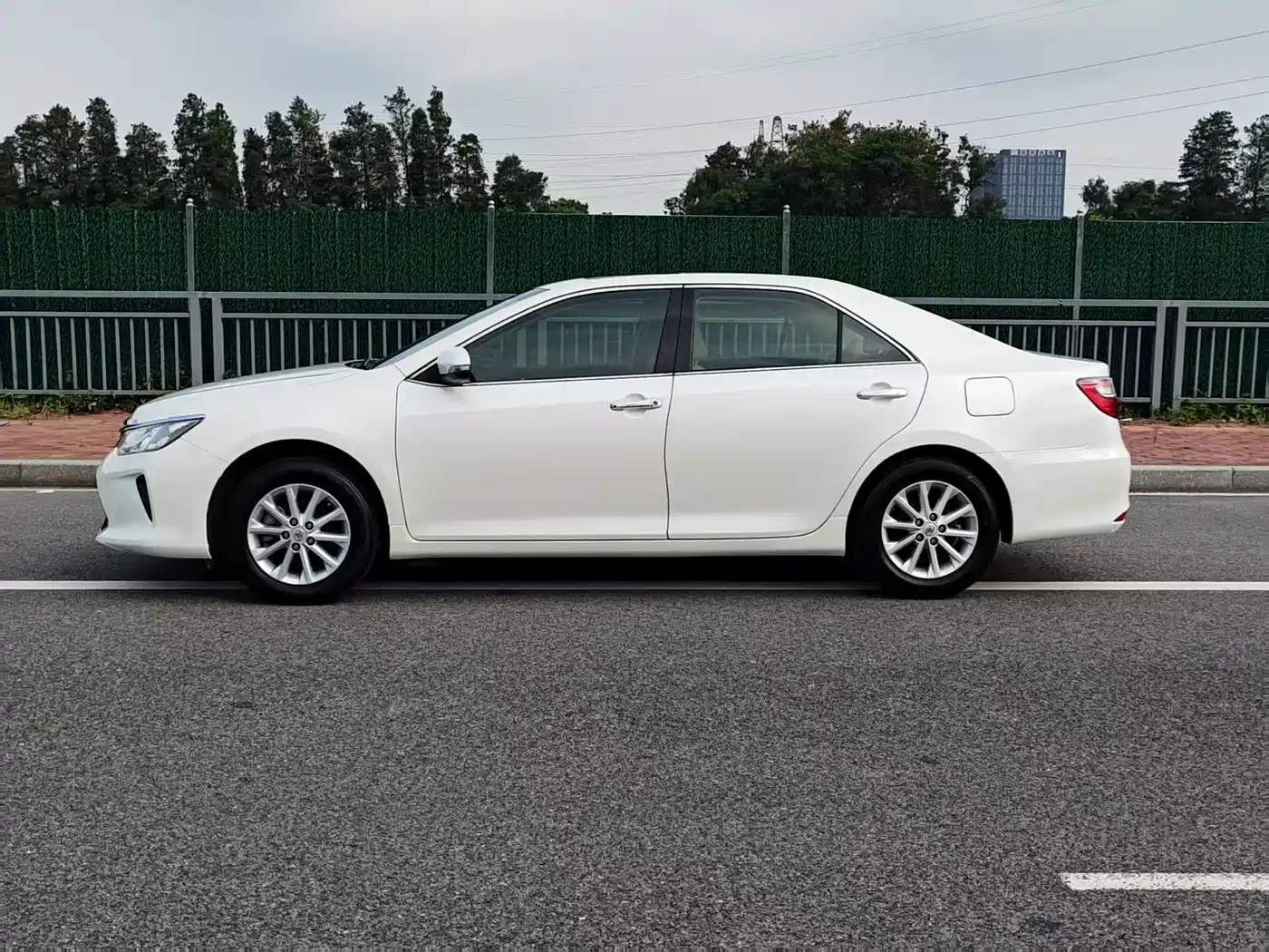 Toyota Camry 2015 2.0E Elite Edition фото 4
