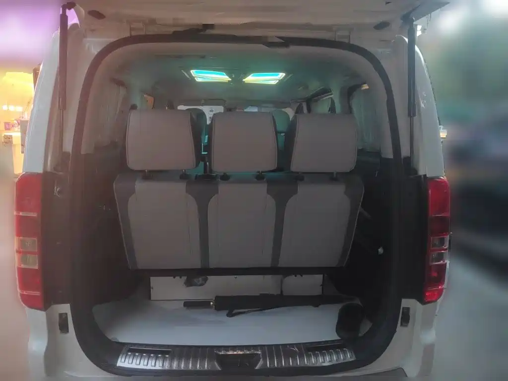 JAC Refine M3 2023 2023 1.8L 7/8-seater Smart Connect Edition