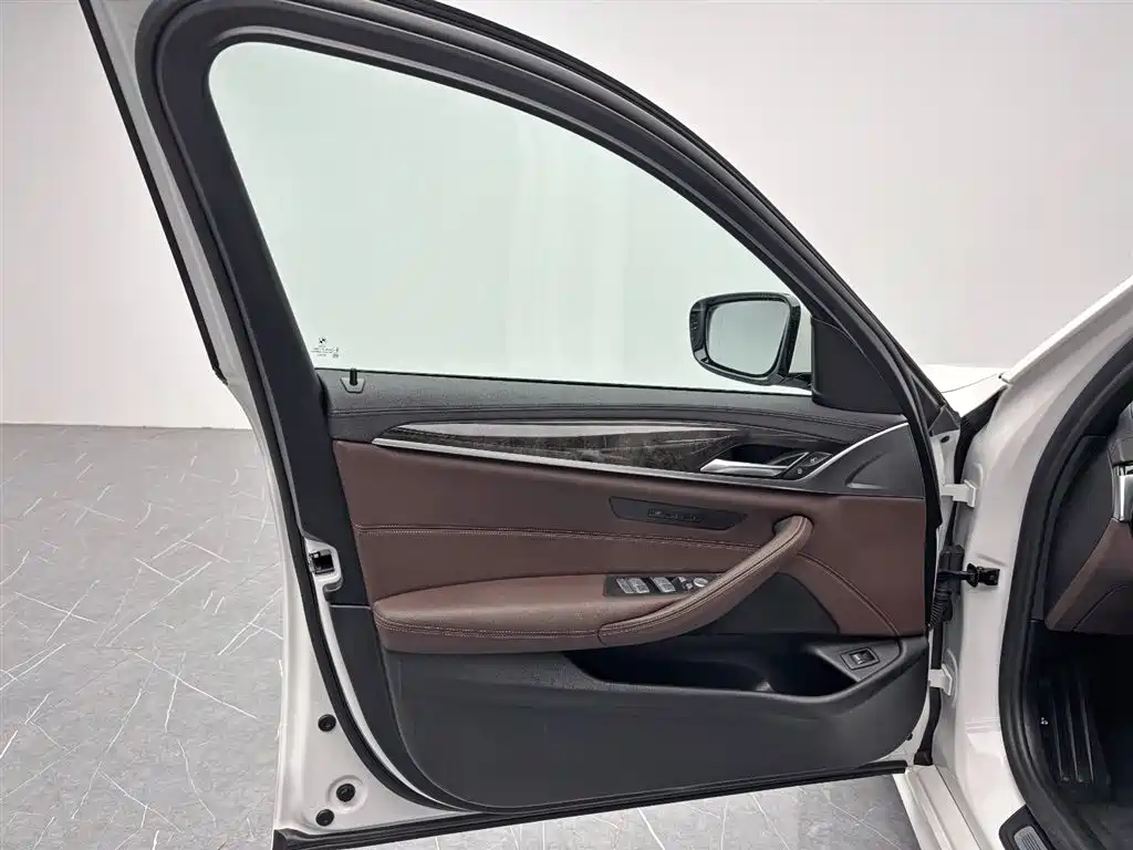 BMW 5 Series 2019 Facelift 525Li M Sport Package фото 12