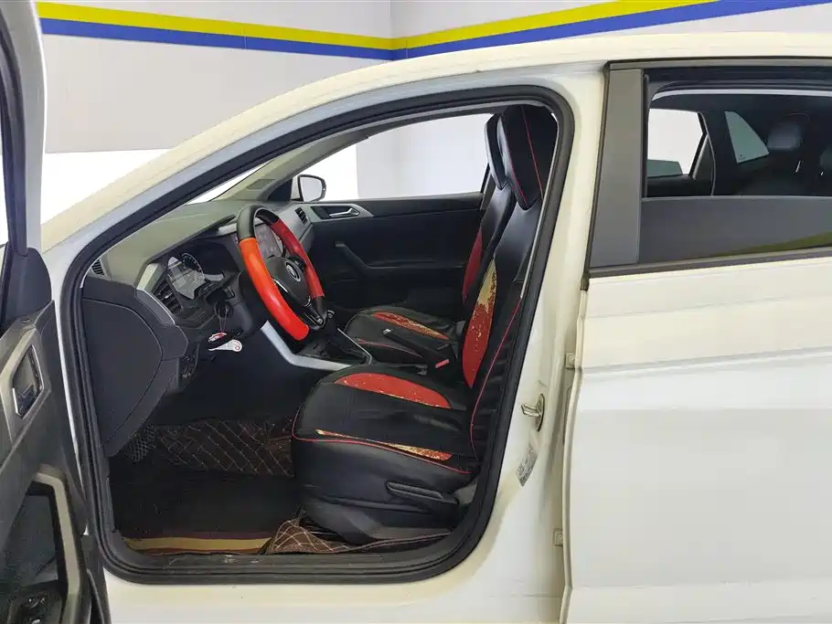 Volkswagen Polo 2021 Plus 1.5L Automatic Panorama Enjoyment Edition фото 9