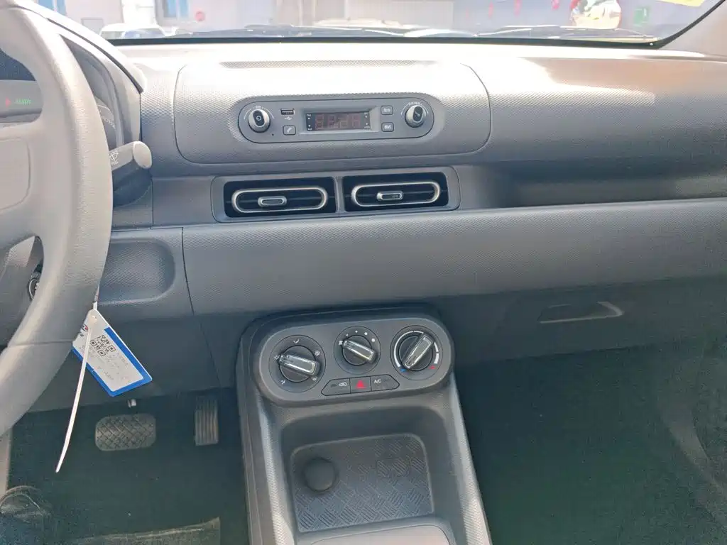 Wuling Motors Wuling Hongguang New Energy 2026 2025 Model Range Extender Hybrid 50KM Utility