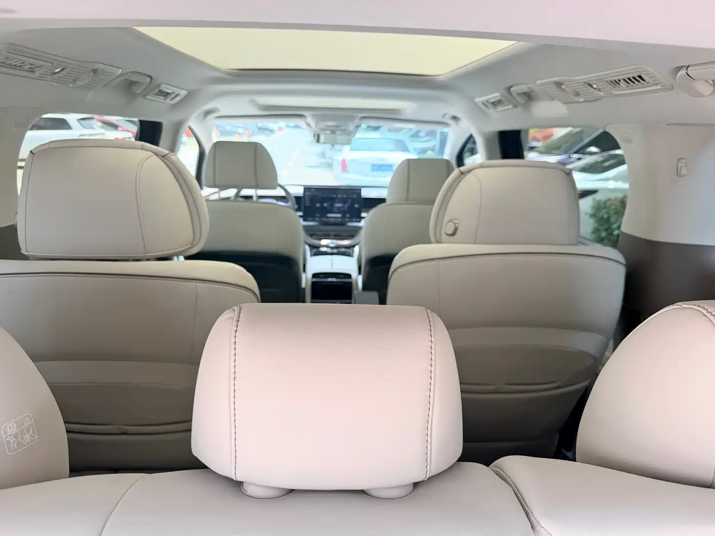 Denza D9 2022 DM-i 1040 Premium фото 13