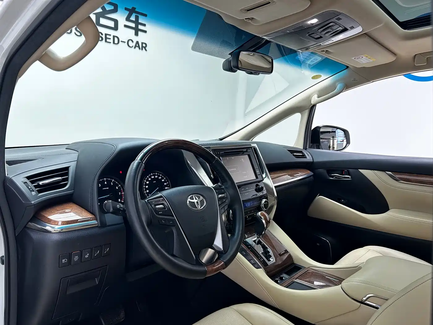 Toyota Alphard 2015 3.5L Premium Edition фото 8