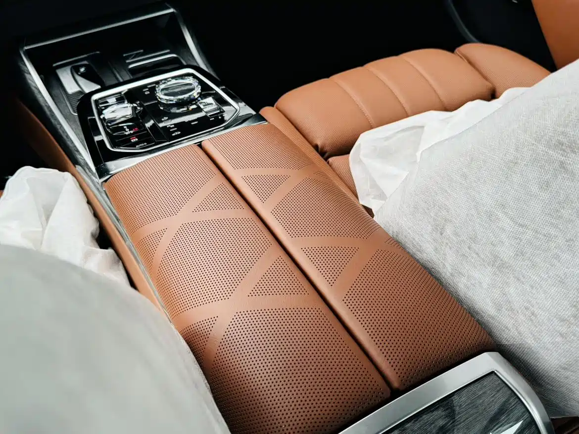 BMW 7 Series 2023 740Li Exclusive M Sport Package фото 14