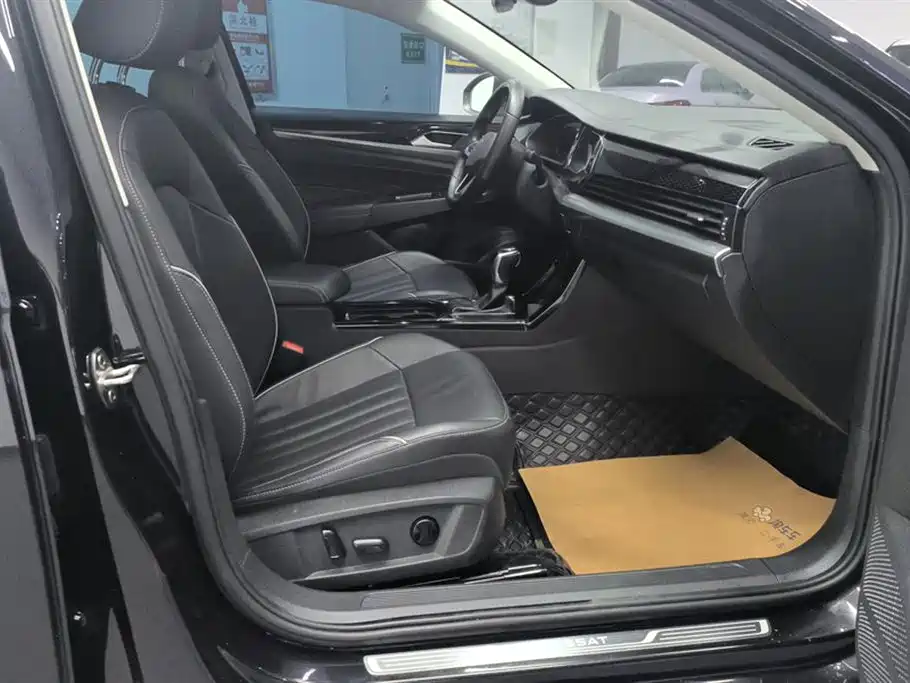 Volkswagen Passat 2022 330TSI Starlight Elite Edition фото 8