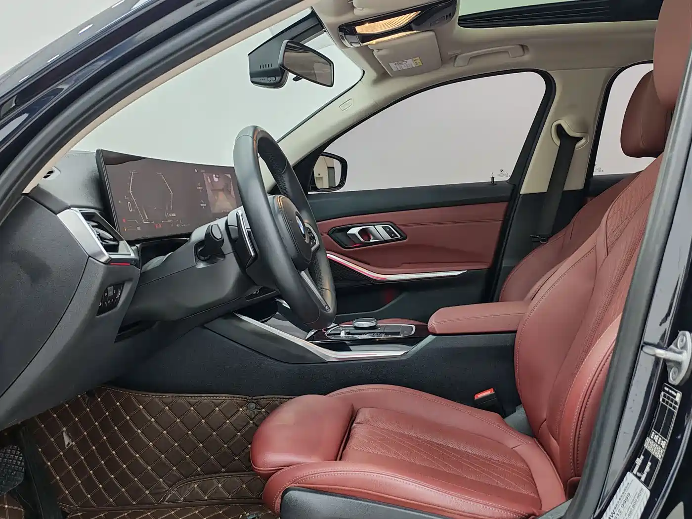 BMW 3 Series 2023 320Li M Sport Package фото 9
