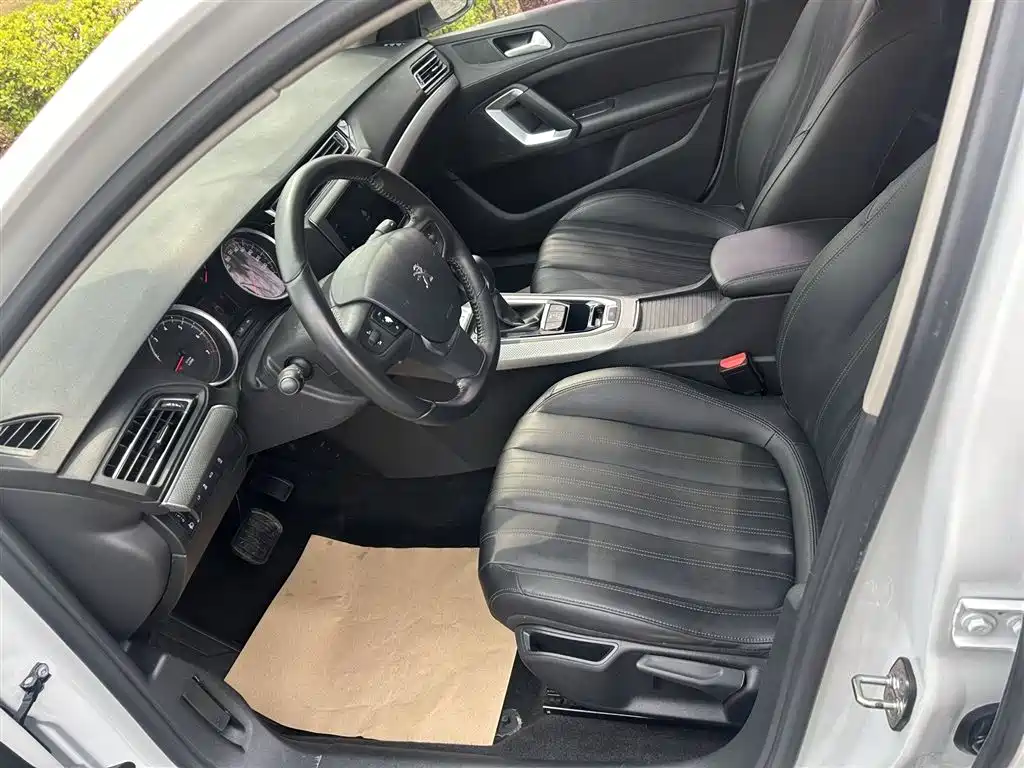 Peugeot 408 2020 360THP 10th Anniversary Premium Edition фото 13