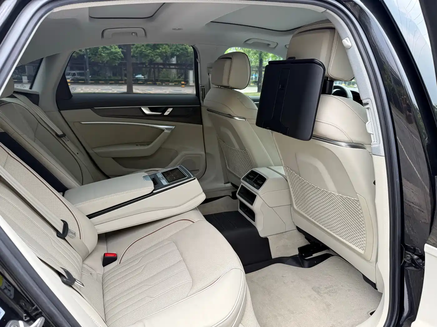 Audi A6L 2020 55 TFSI quattro Exclusive Elegance фото 10