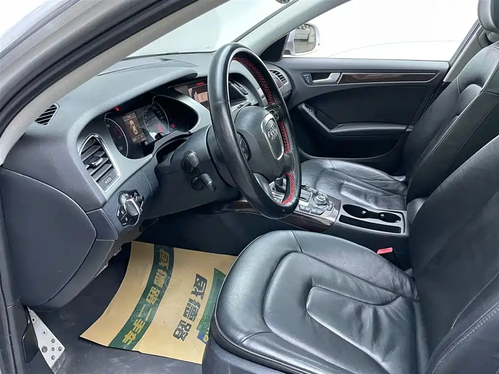 Audi A4L 2012 2.0 TFSI Automatic Technology фото 14
