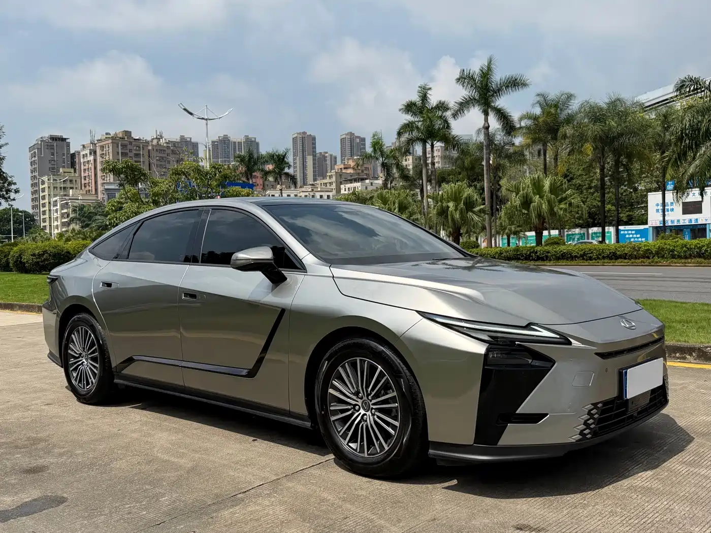 Lexus ES 2026 2025 Model 300h Base Version