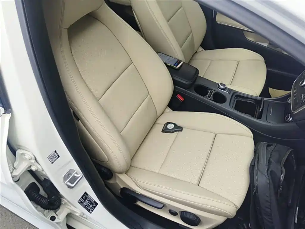 Mercedes-Benz GLA 2016 GLA 200 Fashion фото 25