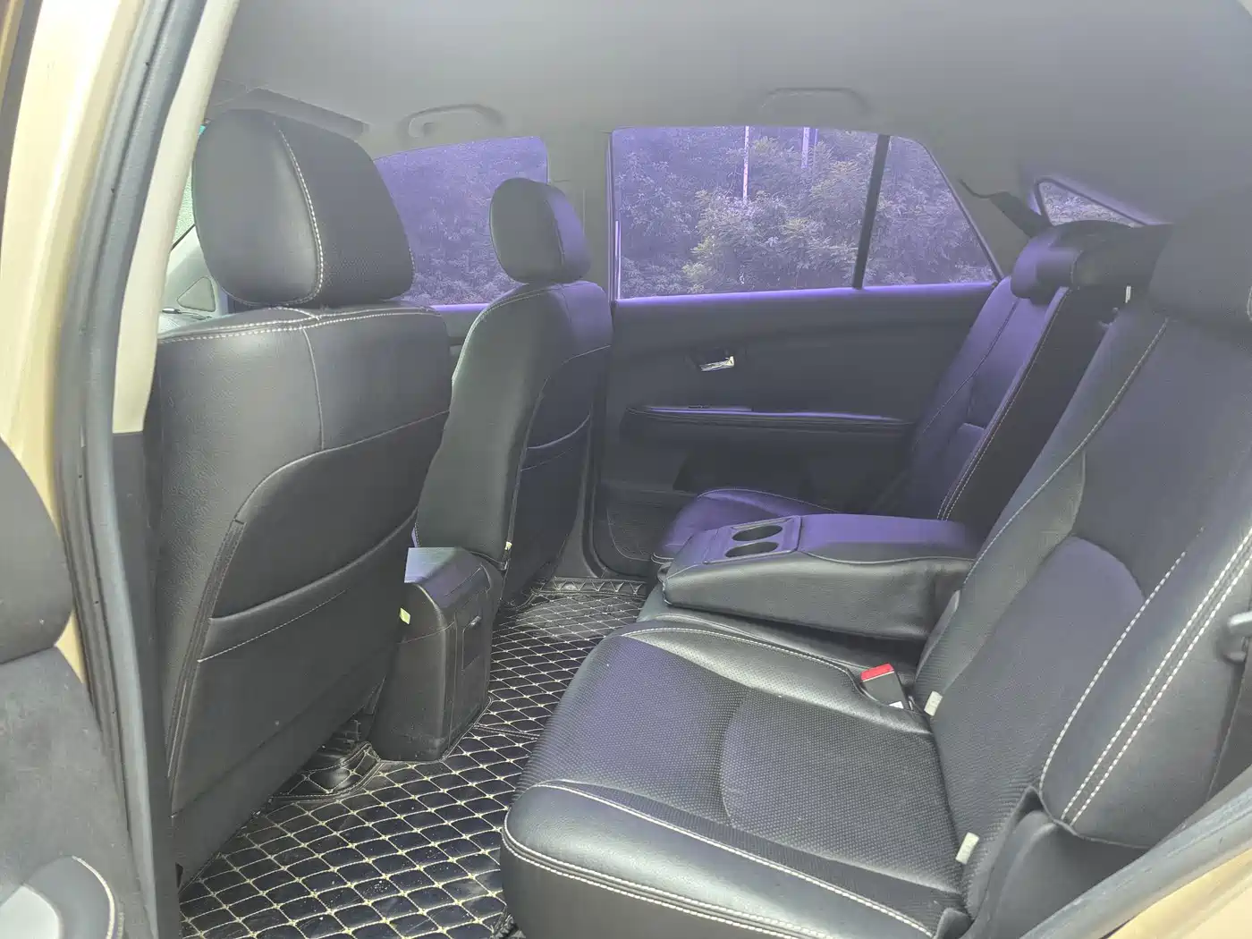 BYD S6 2014 2014 Model 2.0L Manual Luxury 5-Seater
