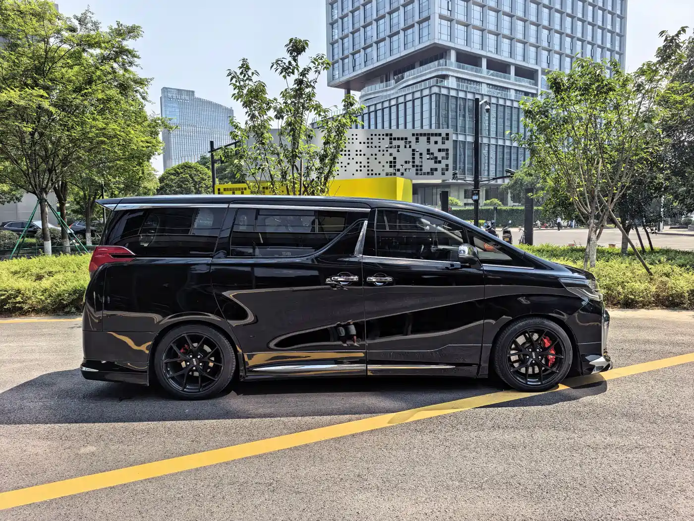 Toyota Alphard 2018 3.5L Premium фото 13