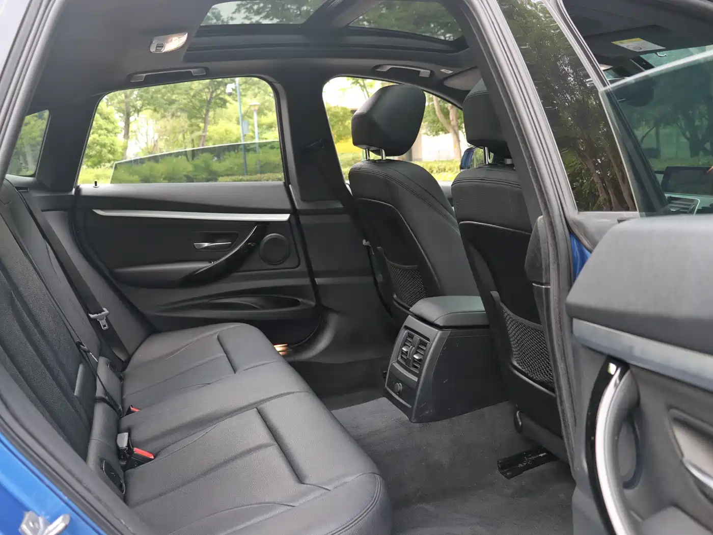 BMW 3 Series GT 2020 320i M Sport Package фото 18