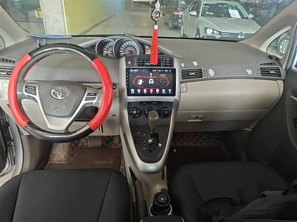 Toyota E'Z 2014 Xingyao 180E CVT Elite фото 10