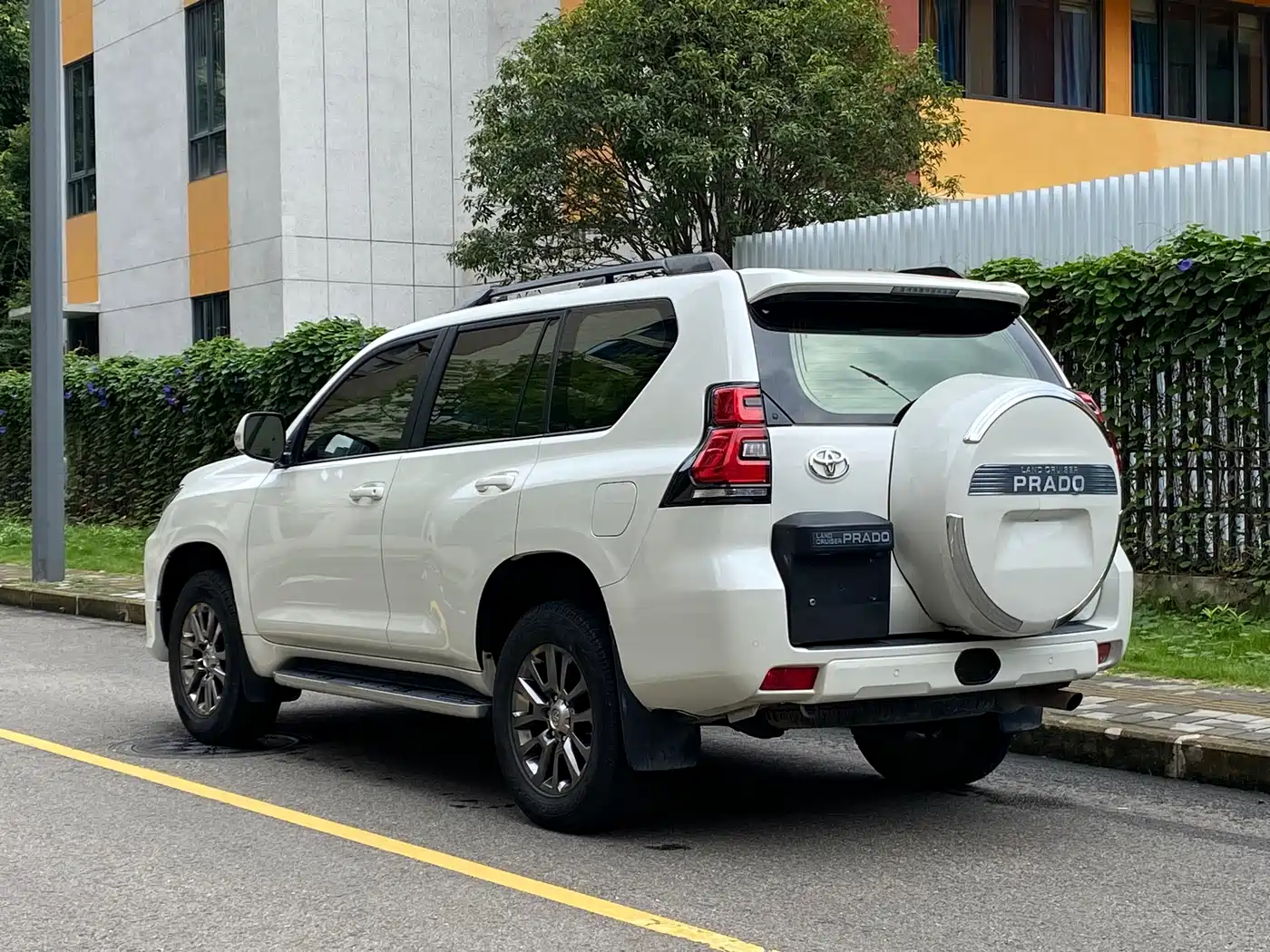 Toyota Prado 2018 3.5L Auto TX-L фото 14