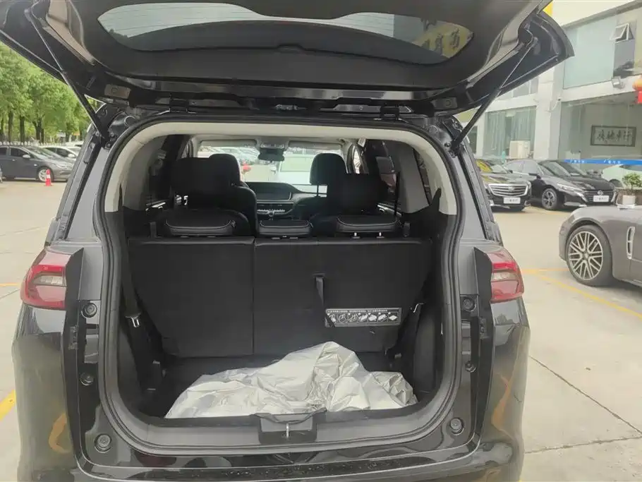 GAC Trumpchi Trumpchi M6 2023 PRO 270T DCT Luxury Edition фото 4
