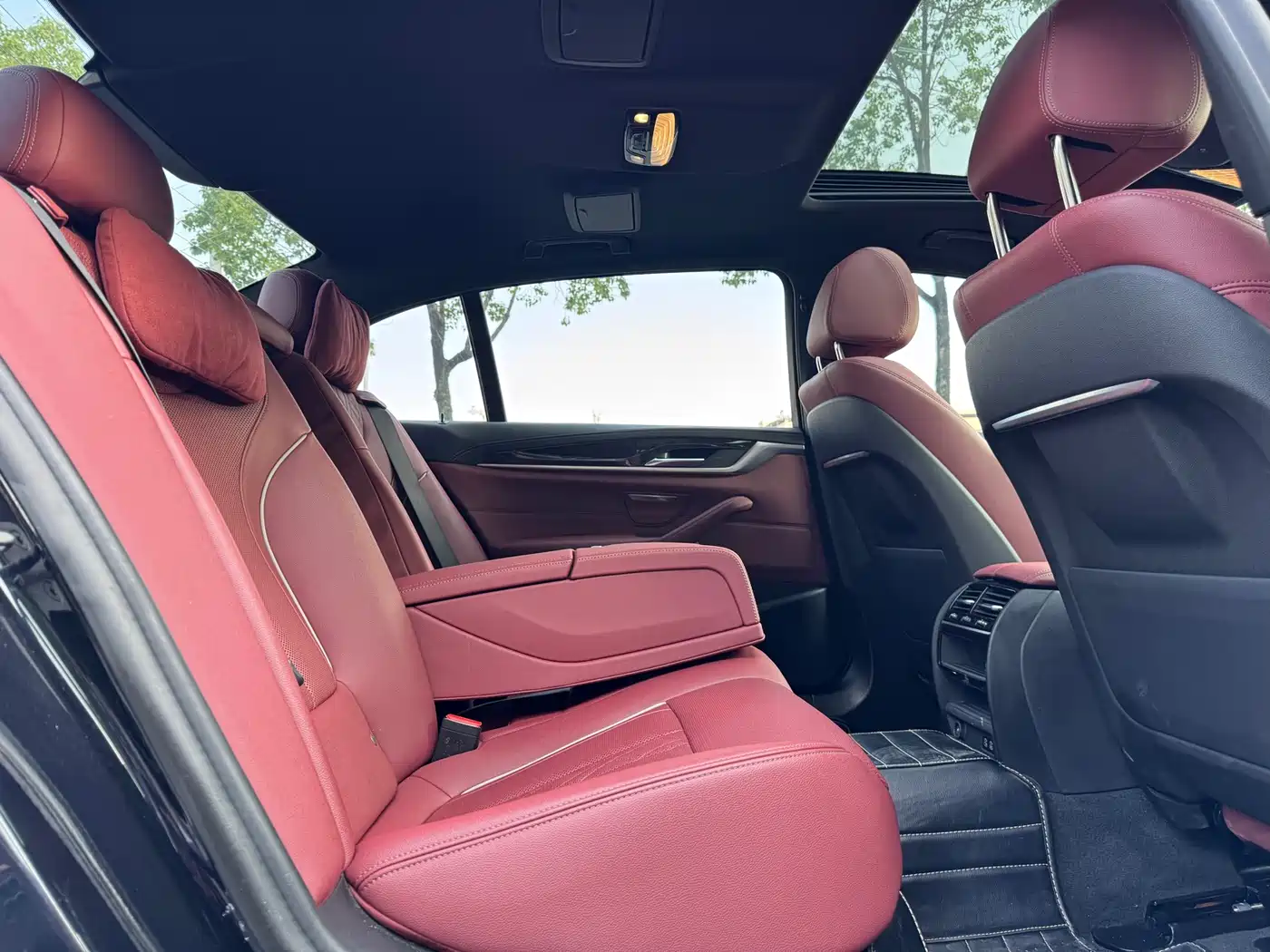 BMW 5 Series 2021 525Li M Sport Package фото 10
