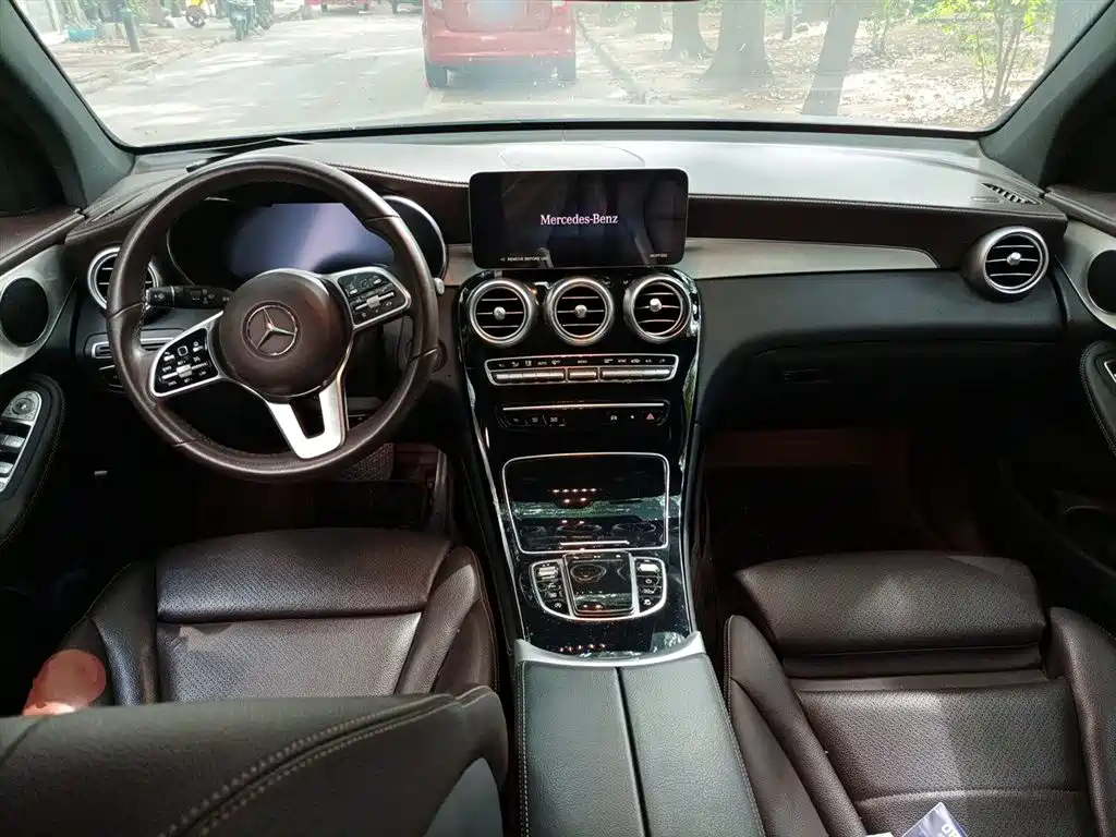 Mercedes-Benz GLC 2020 Facelift GLC 260 L 4MATIC Luxury фото 5
