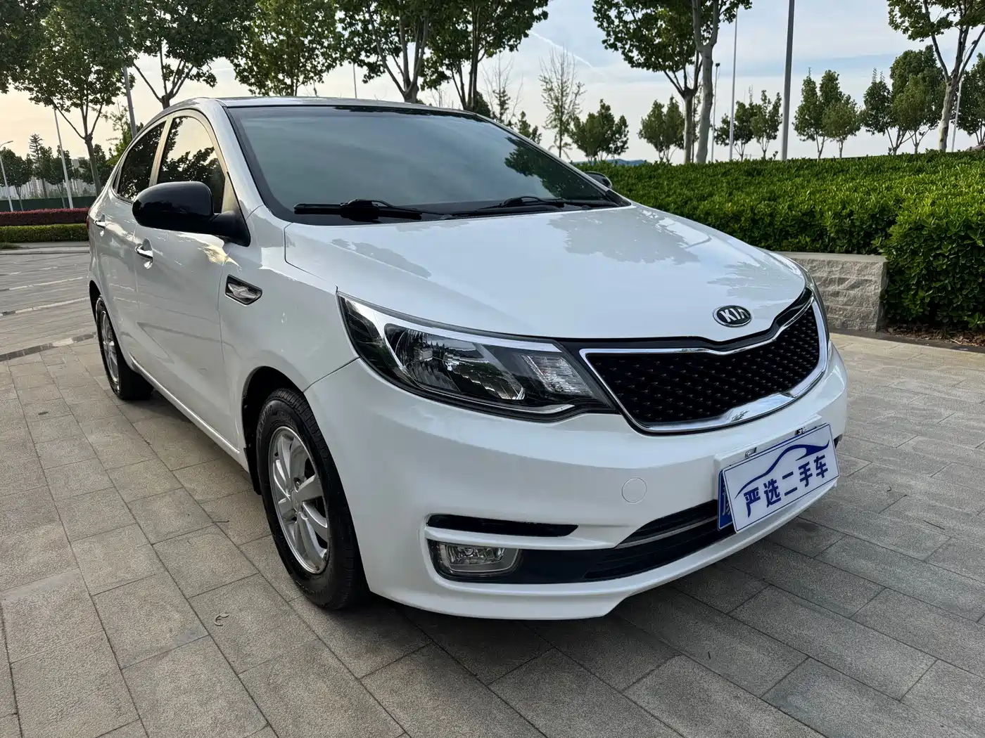 Kia K2 2015 Sedan 1.4L AT GLS фото 3